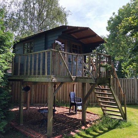 Treehouse op het platteland van Huize Ouwervelden Hotel Plantage Centrum Buitenkant foto