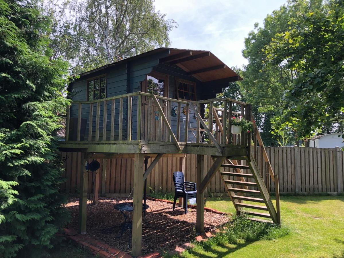 Treehouse op het platteland van Huize Ouwervelden Hotel Plantage Centrum Buitenkant foto